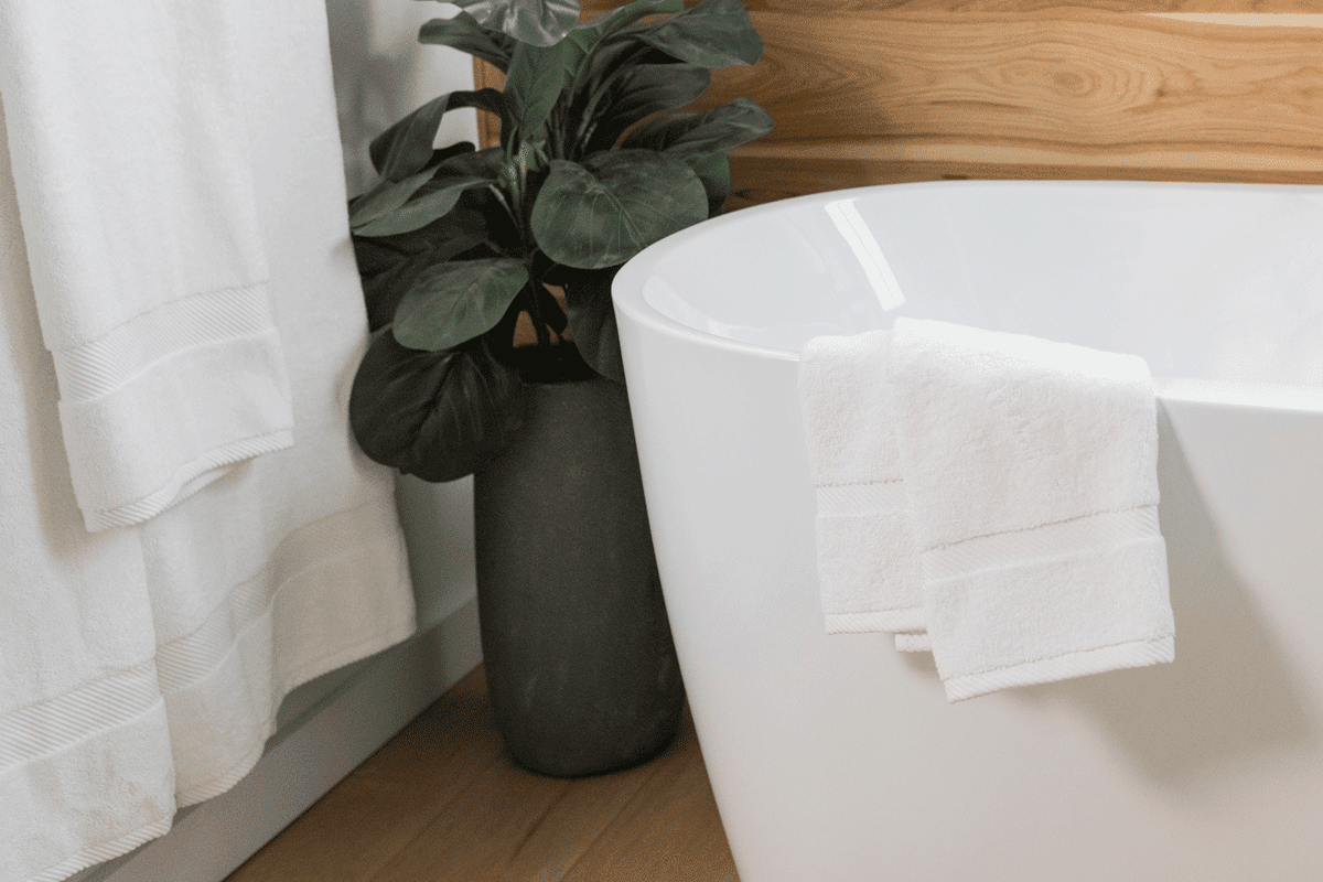 Comphy Plushspa Bath Towel Set - Image 3